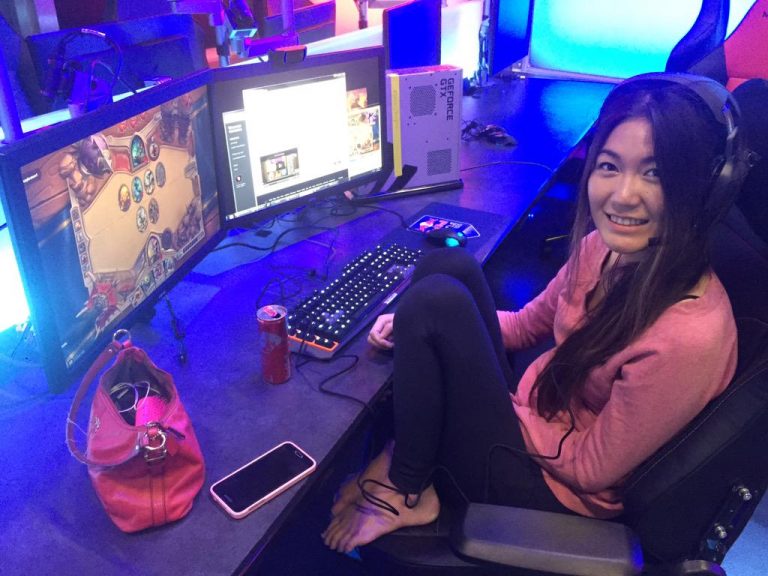 Top 10 beautiful female streamers from Twitch. Game in a good company!